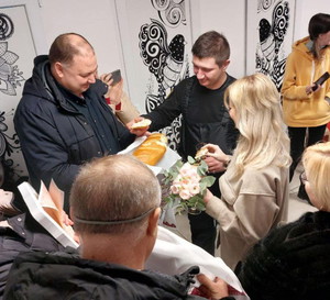 Wojna w Ukrainie: ślub w bunkrze