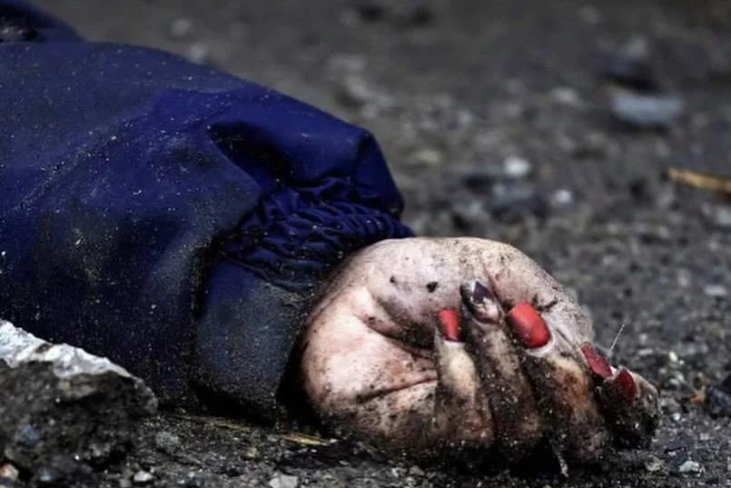 Zdjęcie tej kobiecej dłoni poruszyło świat. Kim była kobieta zamordowana w Buczy?” "To była najbardziej rozświetlona osoba, jaką znałam", mówi jej córka