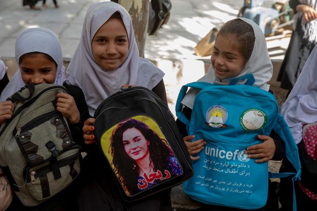 Talibowie zamykają szkoły dla dziewcząt w Afganistanie. „Czy to przestępstwo być dziewczyną? Wszystko, czego chcemy, to chodzić do szkoły”