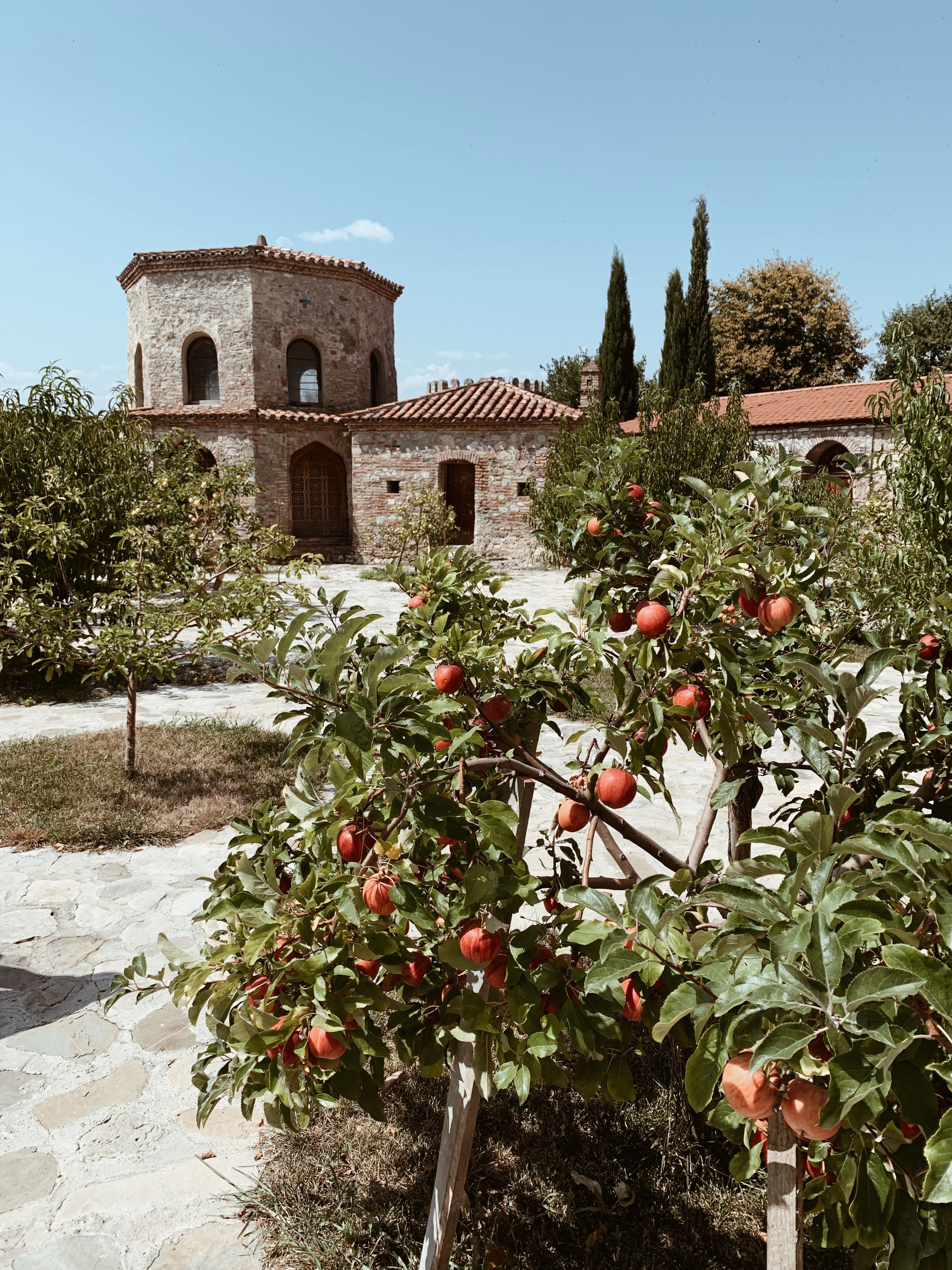 Kobieta w podróży: Gruzja - kraj miłości do ludzi, dobrego jedzenia, wina i toastów do rana