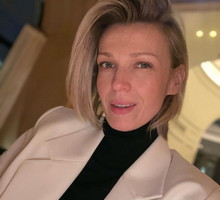 Marynarka Magdy Mołek - gwiazda często stawia na ten elegancki krój i wiosenny kolor