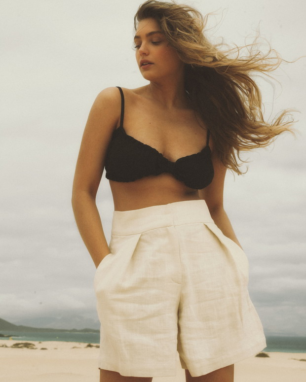 Nowa kampania Undress Code SS22 Stealing Beauty to złoto! Chcemy wszystko z tej kolekcji plus bilet w daleką podróż