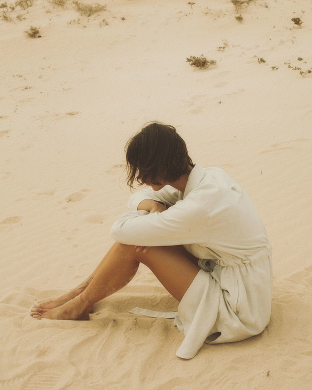 Nowa kampania Undress Code SS22 Stealing Beauty to złoto! Chcemy wszystko z tej kolekcji plus bilet w daleką podróż