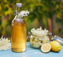 Syrop z kwiatów czarnego bzu