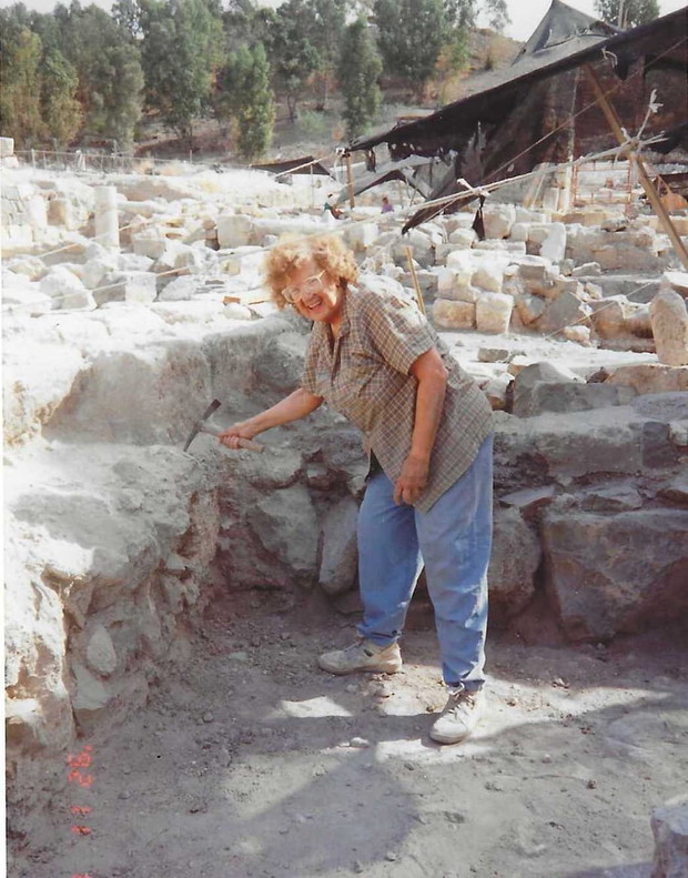 18-latka oddała córkę do adopcji. Kobiety spotkały się po 80 latach!