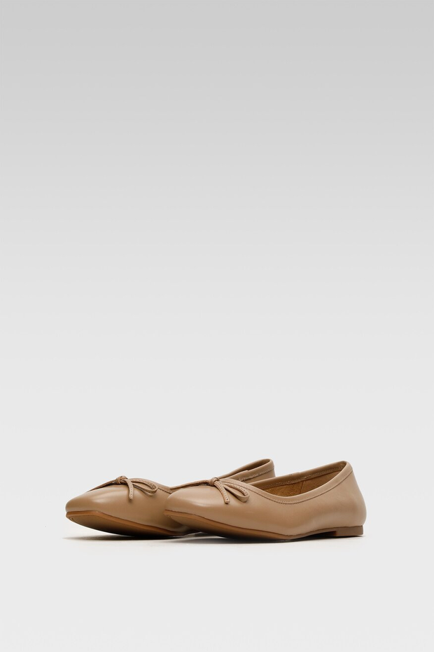 CCC, cena: 131, 97 zł