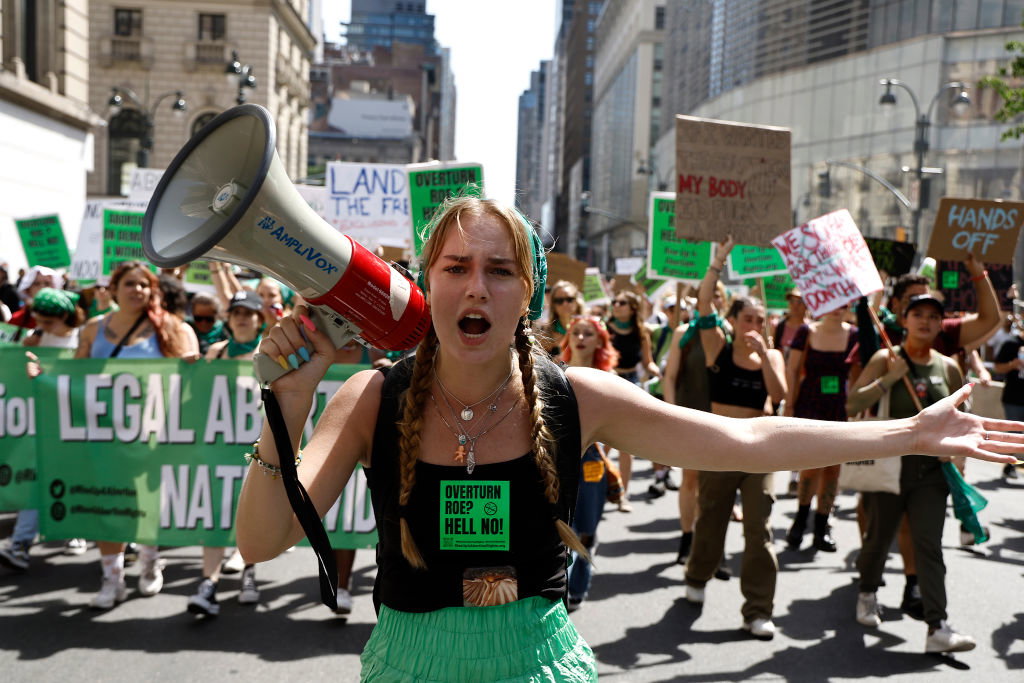 "10-latka została zgwałcona. Państwo zmusza ją do zachowania ciąży i mówi, by uznała to za szansę" - jak w praktyce wygląda wyrok Sądu Najwyższego w USA
