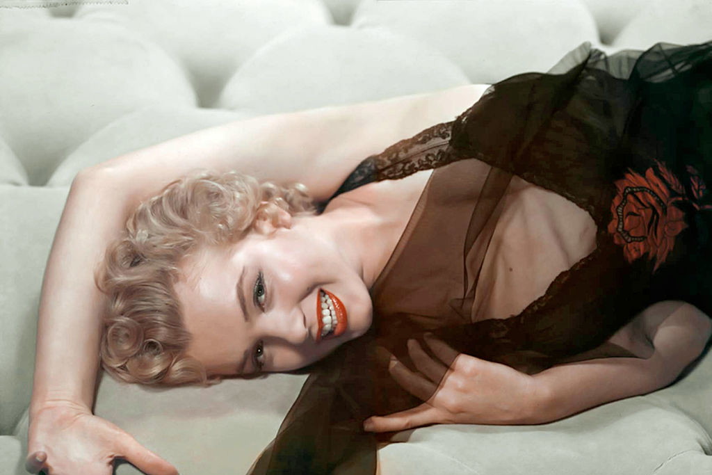 Marilyn Monroe poddała się aborcji 12 razy. "A potem dziwiła się, że nie może mieć dzieci" - wspomina przyjaciółka aktorki. Jak się jednak okazuje, Marilyn mogła mieć syna...