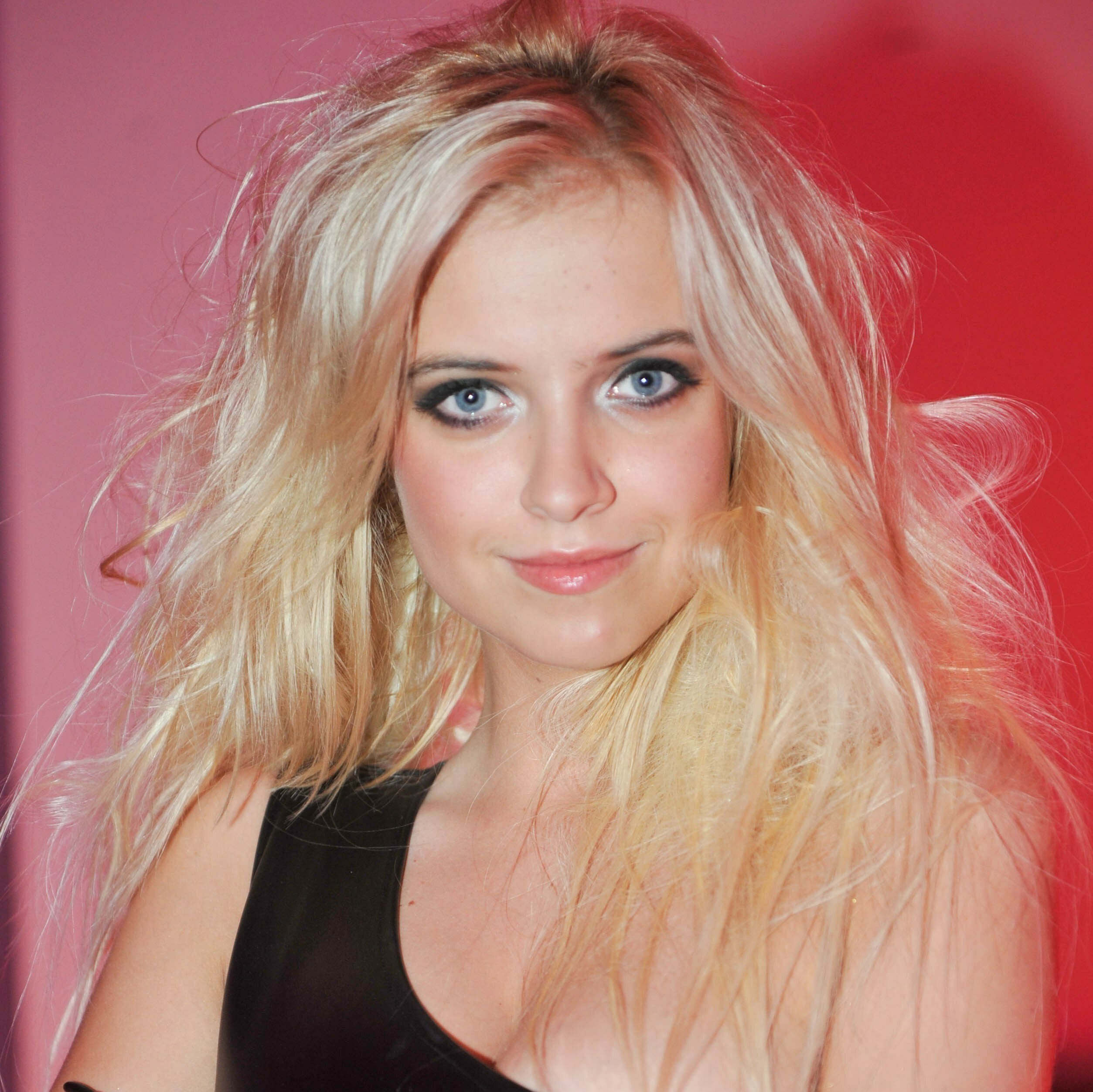 Sasha Strunin: ma rosyjsko-ukraińskie korzenie, występowała na Eurowizji, z domu Wielkiego Brata wyszła w atmosferze skandalu. Co dziś robi?