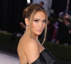 Stylizacje J.Lo z podróży poślubnej w Paryżu - znalazłyśmy identyczne looki na każdą kieszeń