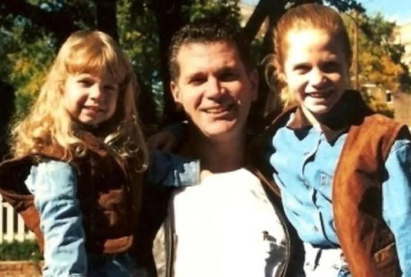 John Battaglia z córkami