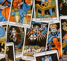 Papież tarot (kapłan): znaczenie karty, uczucia, praca