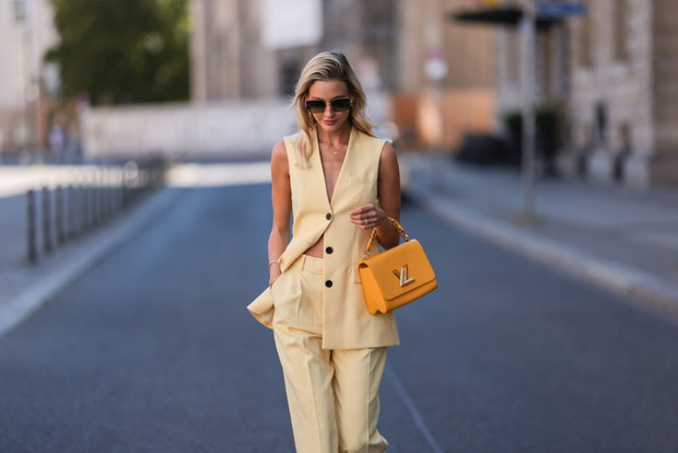 Komplety: jak nosić ten trend rodem z lat 80./90.?