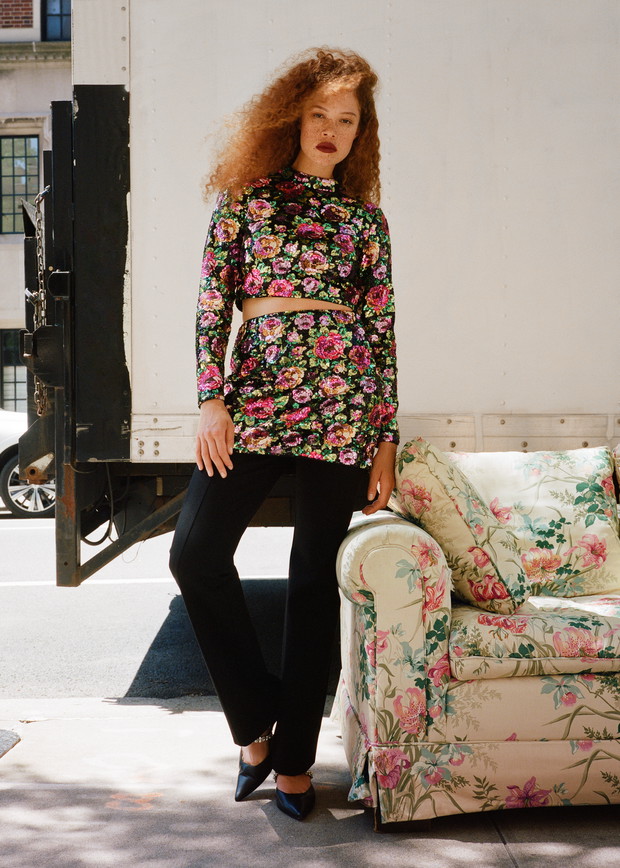 Sukienka w kwiaty na koniec lata