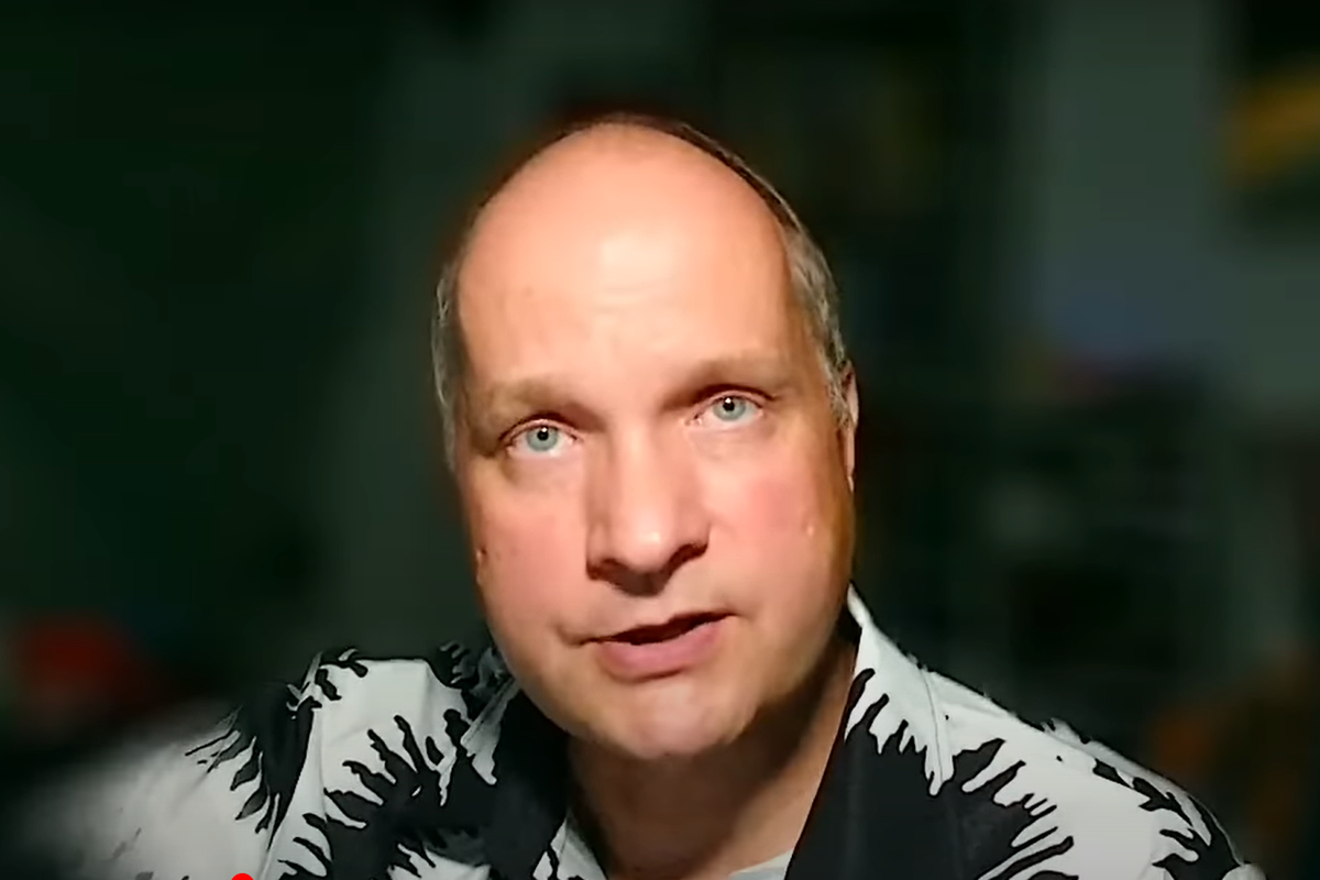 Wojciech Glanc o wizji, która wpisuje się w czarną serię mrocznych przepowiedni: "w ten budynek uderza coś, trochę jak piorun, rakieta"