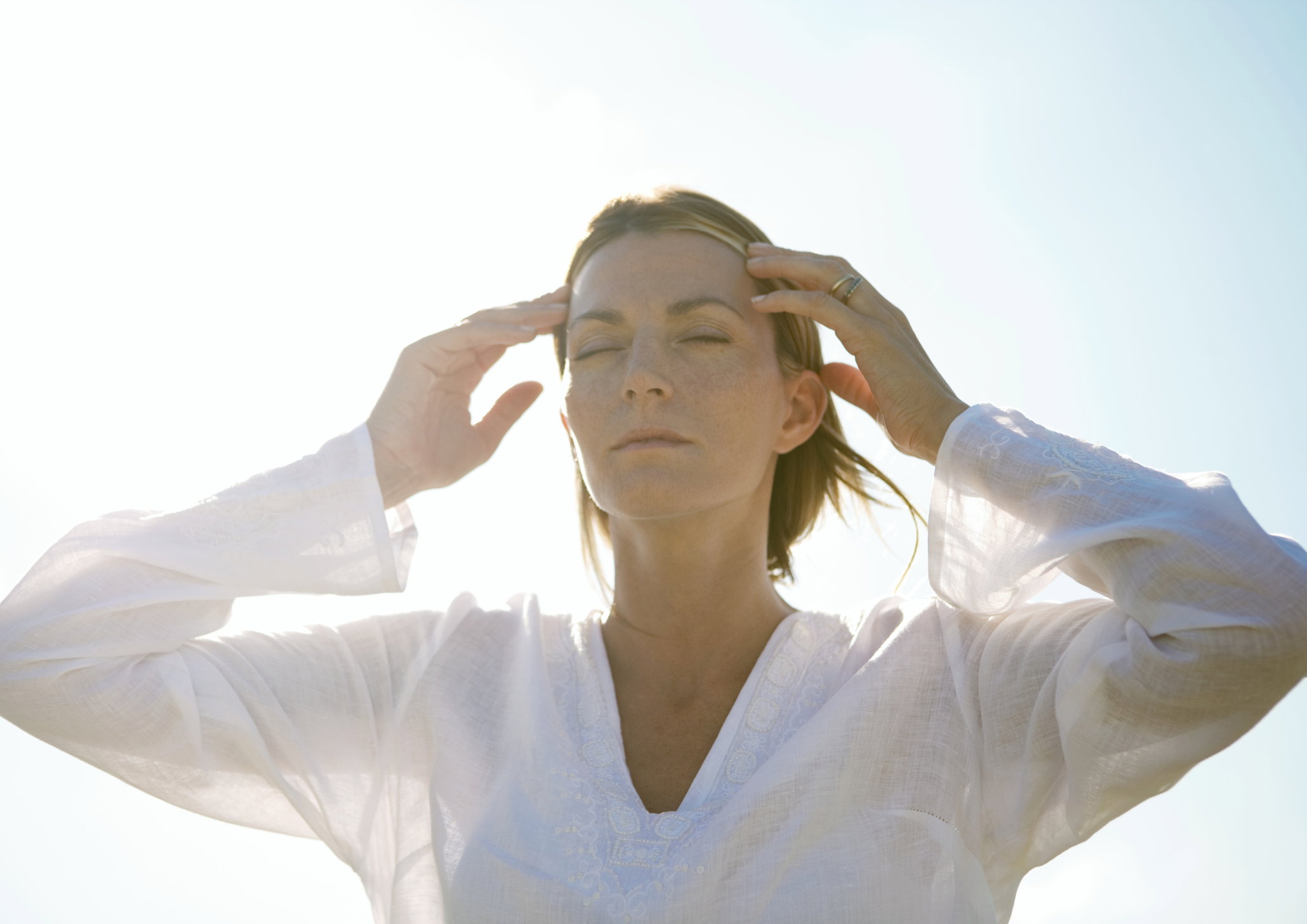 Channeling – co to jest? Głosy z zaświatów, ostrzeżenia, wizje - skąd się biorą?