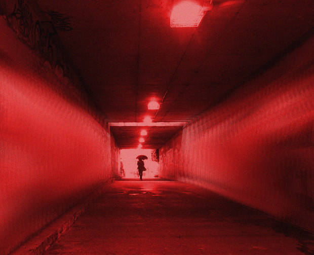 To musiał być sen, bo jak inaczej wytłumaczyć to, co zobaczyłam tamtej nocy. Czy wampiry istnieją?