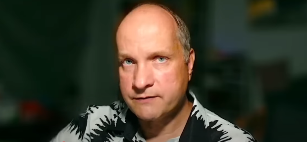 Wojciech Glanc o wizji, która wpisuje się w czarną serię mrocznych przepowiedni: w ten budynek uderza coś, trochę jak piorun, rakieta