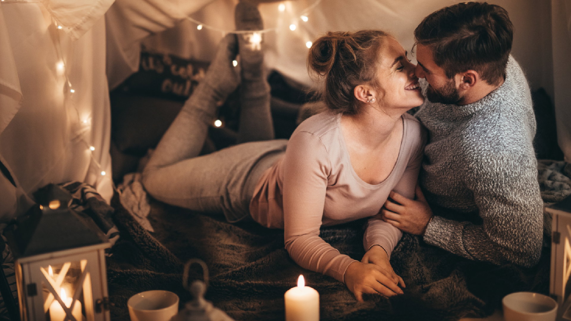 Rytuał na zakochanie. Zobacz, co zrobić, żeby ktoś się w tobie zakochał