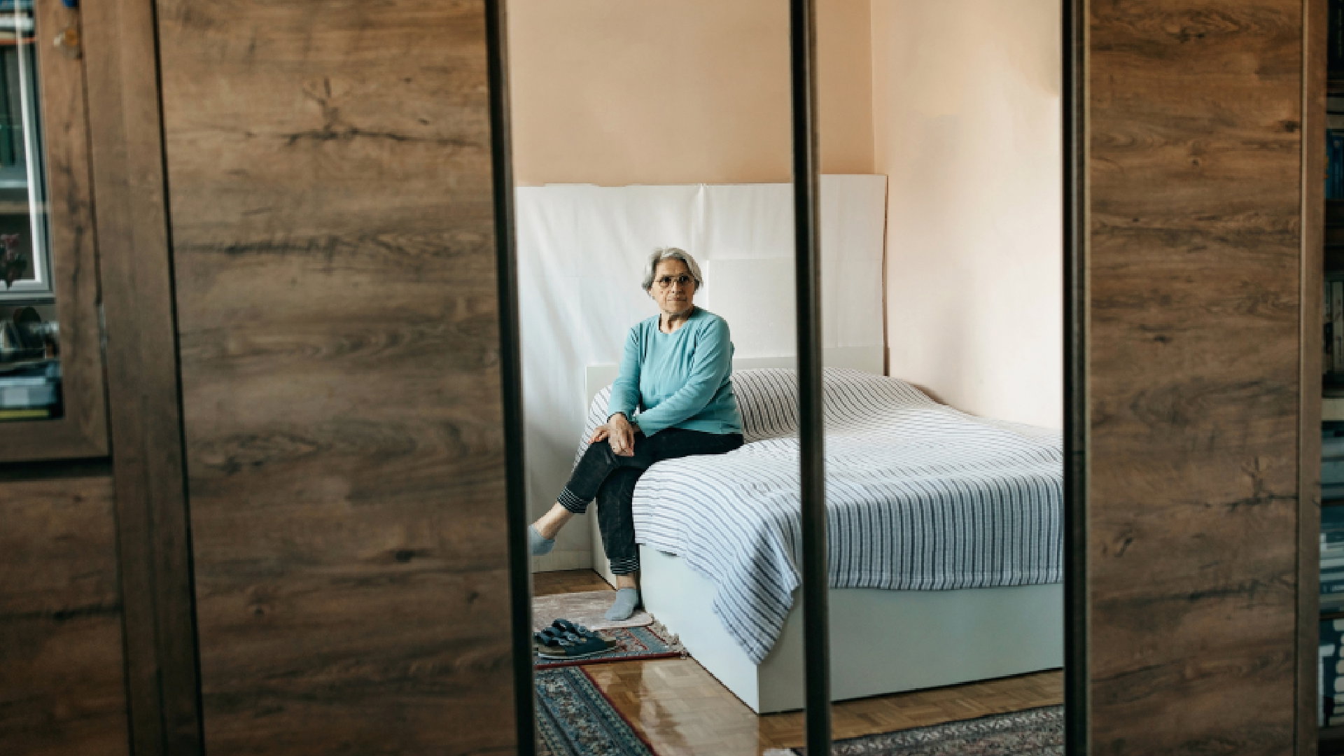 Dlaczego nie można spać z lustrem skierowanym do siebie To ściągnie na ciebie złe moce