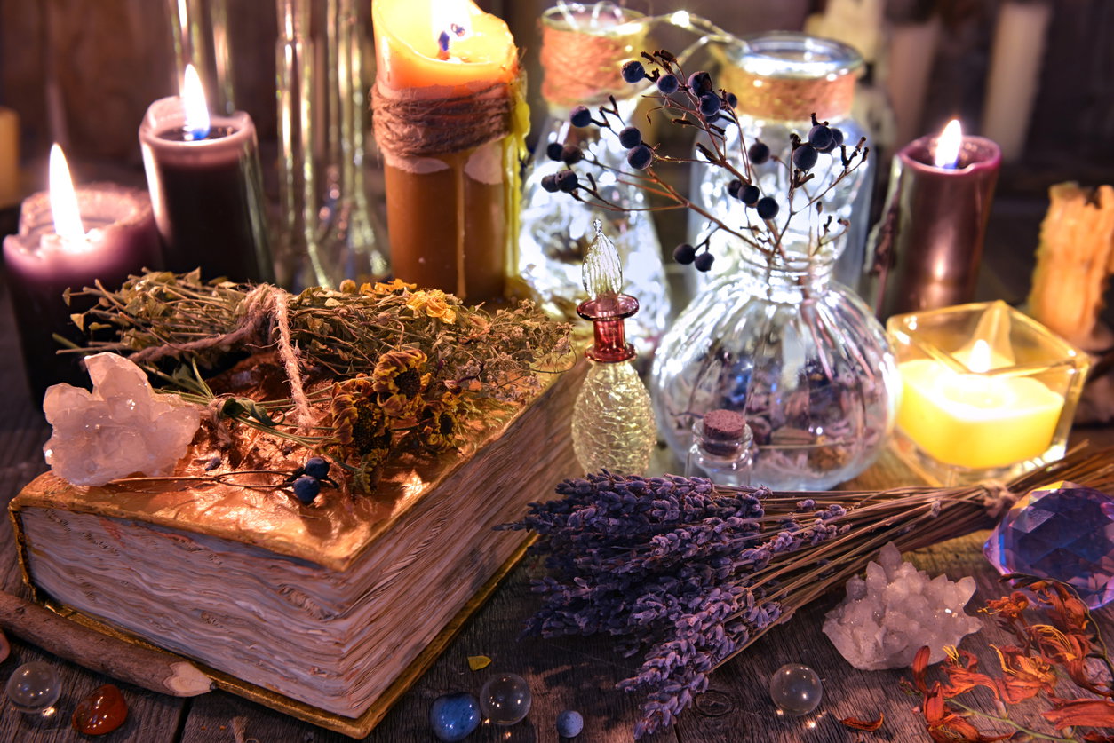 Przyśpiesz zaręczyny i stań na ślubnym kobiercu. Wystarczy tylko cygańskie zaklęcie