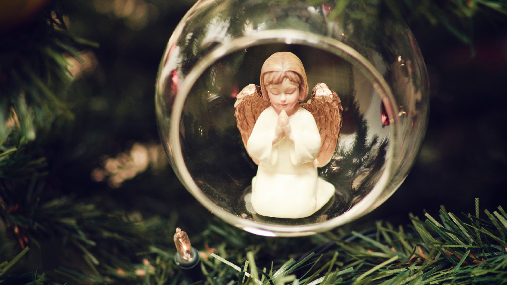 Angelologia: Ten anioł to opiekun świąt Bożego Narodzenia. Koniecznie poproś go o ten dar