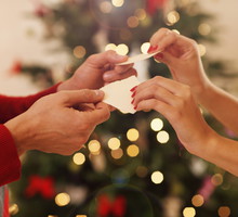 Dzielenie się opłatkiem jest symbolem pojednania. Ale w tym przypadku jest to zapowiedź nieszczęścia
