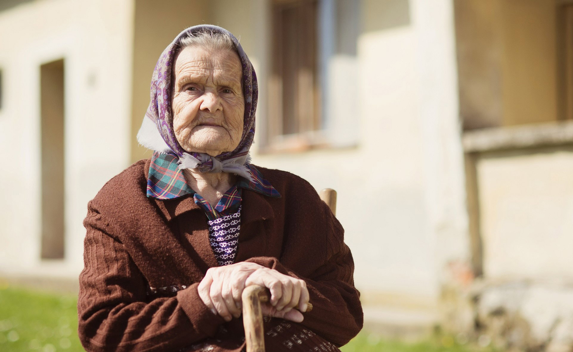 Rytuał szeptuchy na odpędzenie złośliwych duchów w domu