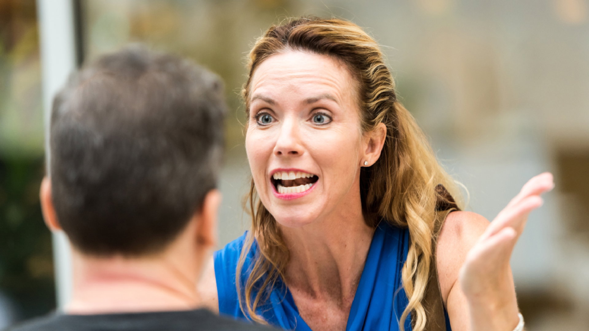 Kobiety o tych 3 znakach zodiaku to królowe dramatów. Uwielbiają robić z igły widły