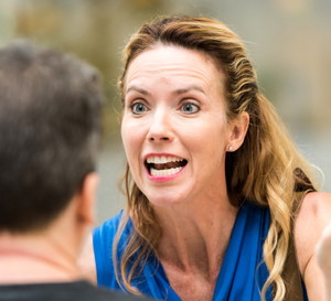 Kobiety o tych 3 znakach zodiaku to królowe dramatów. Uwielbiają robić z igły widły