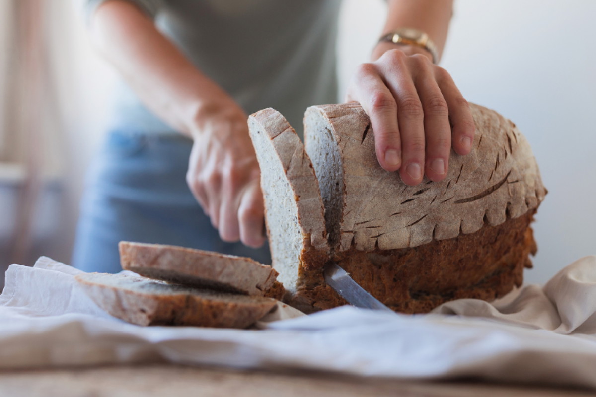 Pod żadnym pozorem nie krój chleba w ten sposób. Inaczej otworzysz drzwi duchom