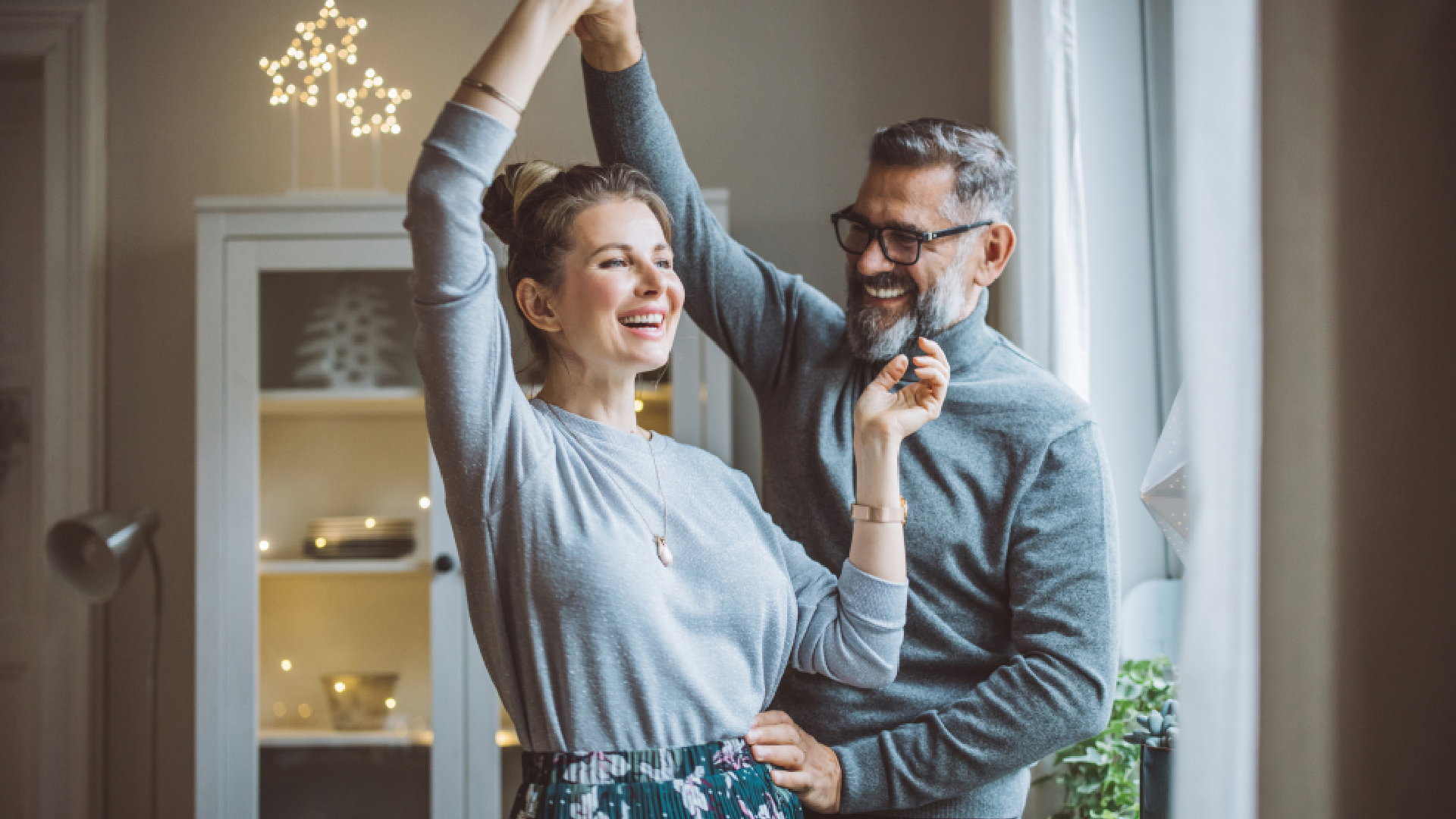 Facet o tym znaku zodiaku to najlepszy partner. Ze świecą szukać takiego mężczyzny