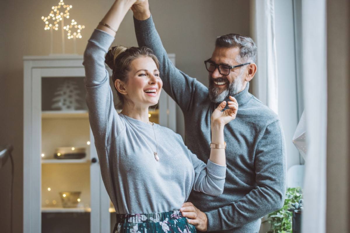 Facet o tym znaku zodiaku to najlepszy partner. Ze świecą szukać takiego mężczyzny