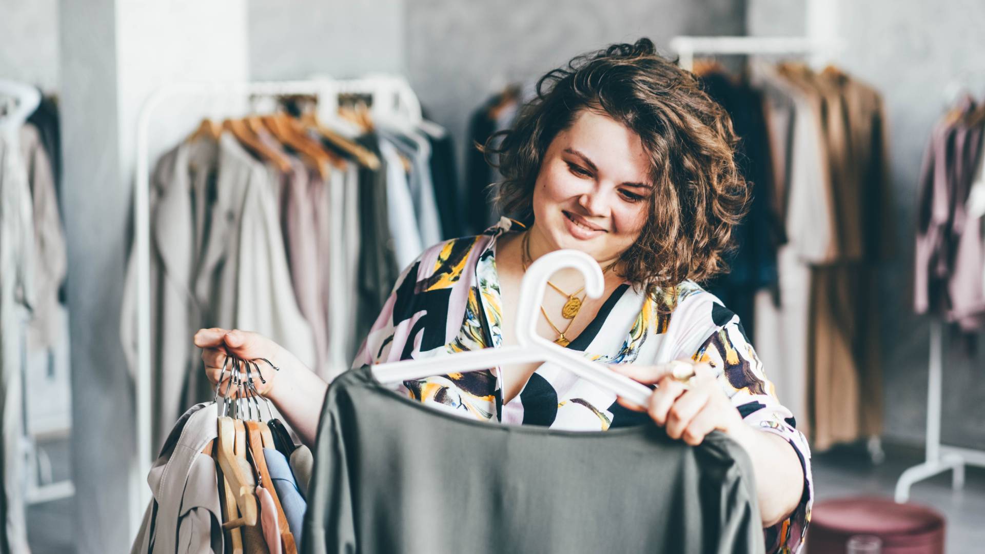 Pod żadnym pozorem nie kupuj ubrań w tym kolorze. Wyrzucisz pieniądze w błoto i ściągniesz na siebie nieszczęście