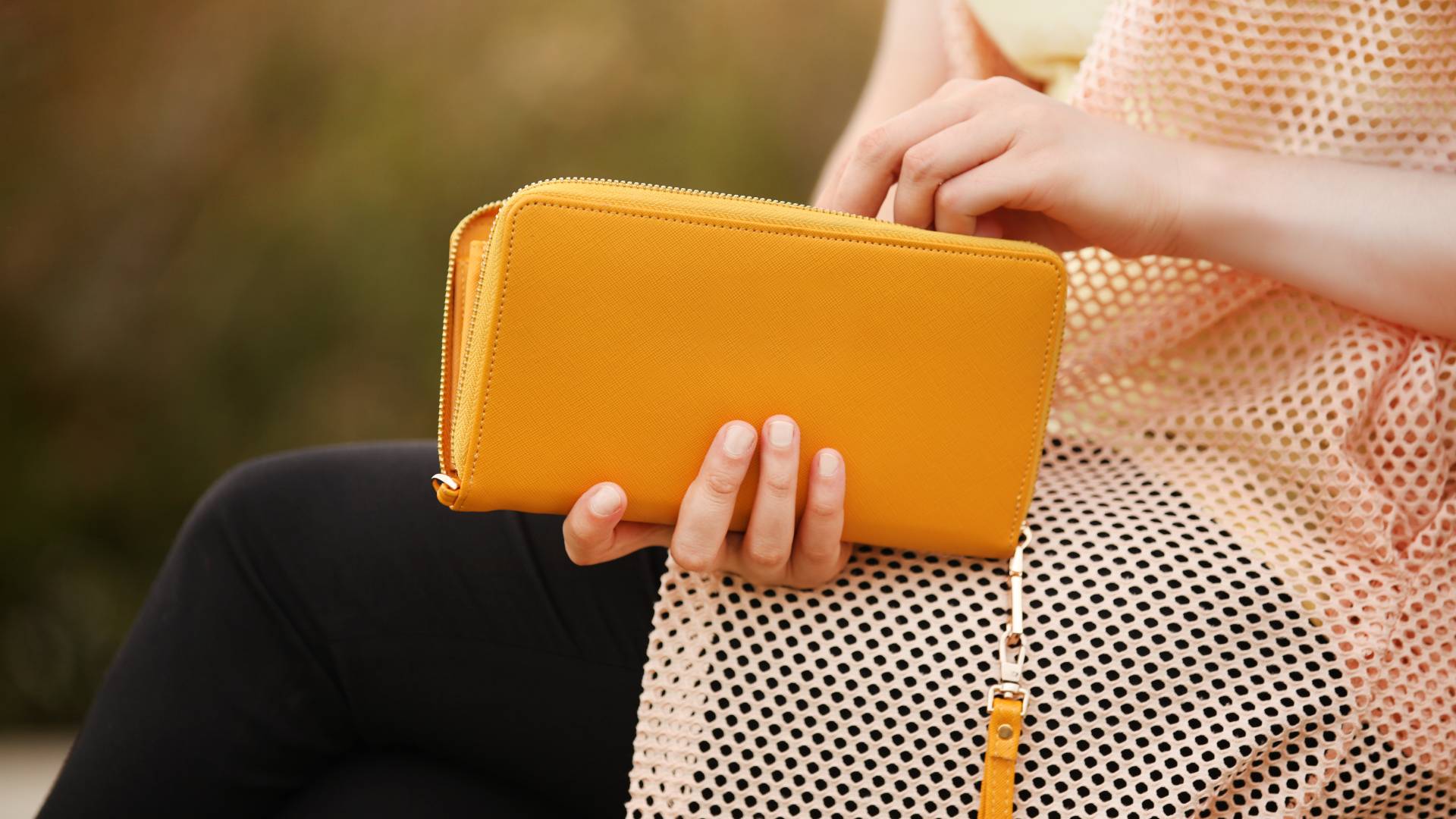 Noś to w portfelu, a zawsze będziesz mieć gotówkę. Uważaj, żeby nie przestraszyć kasjerki