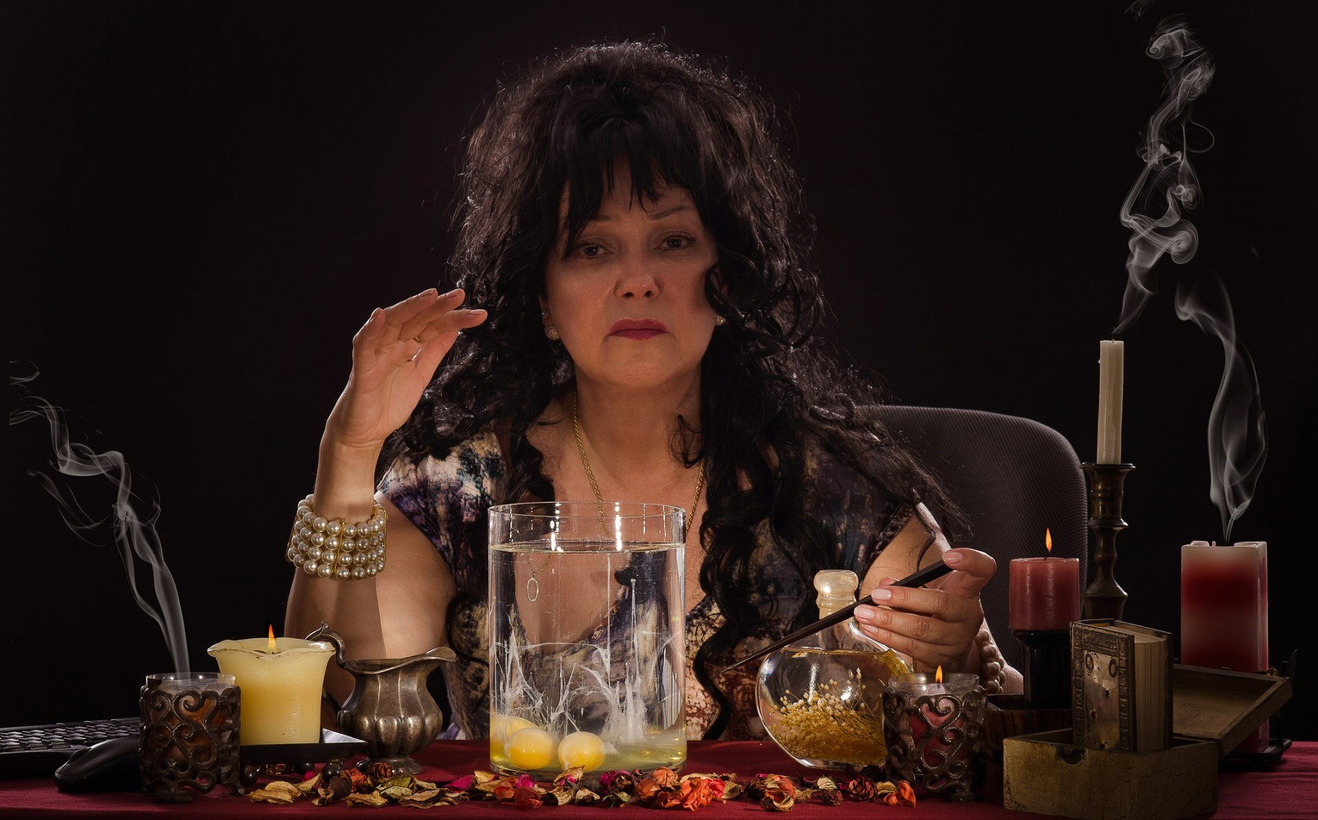 Cyganka zdradziła sposób na zdejmowanie klątwy. Zajmie ci tylko 5 minut