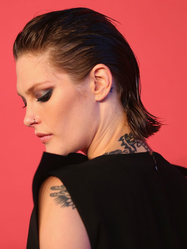 Modne krótkie fryzury 2018: Catherine McNeil