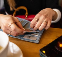 Mężczyźni o tych imionach są najbardziej romantyczni. Lista jest krótka