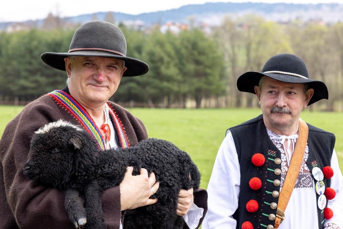 Góralski sposób na piękną pogodę. Rozwiewa nawet najcięższe chmury