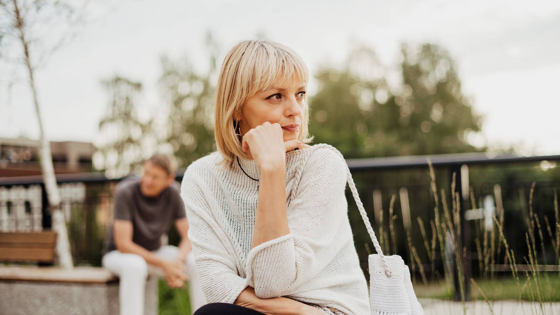 Kobiety urodzone w tym miesiącu często się obrażają. Ale strzelanie focha z byle powodu to nie ich największa wada