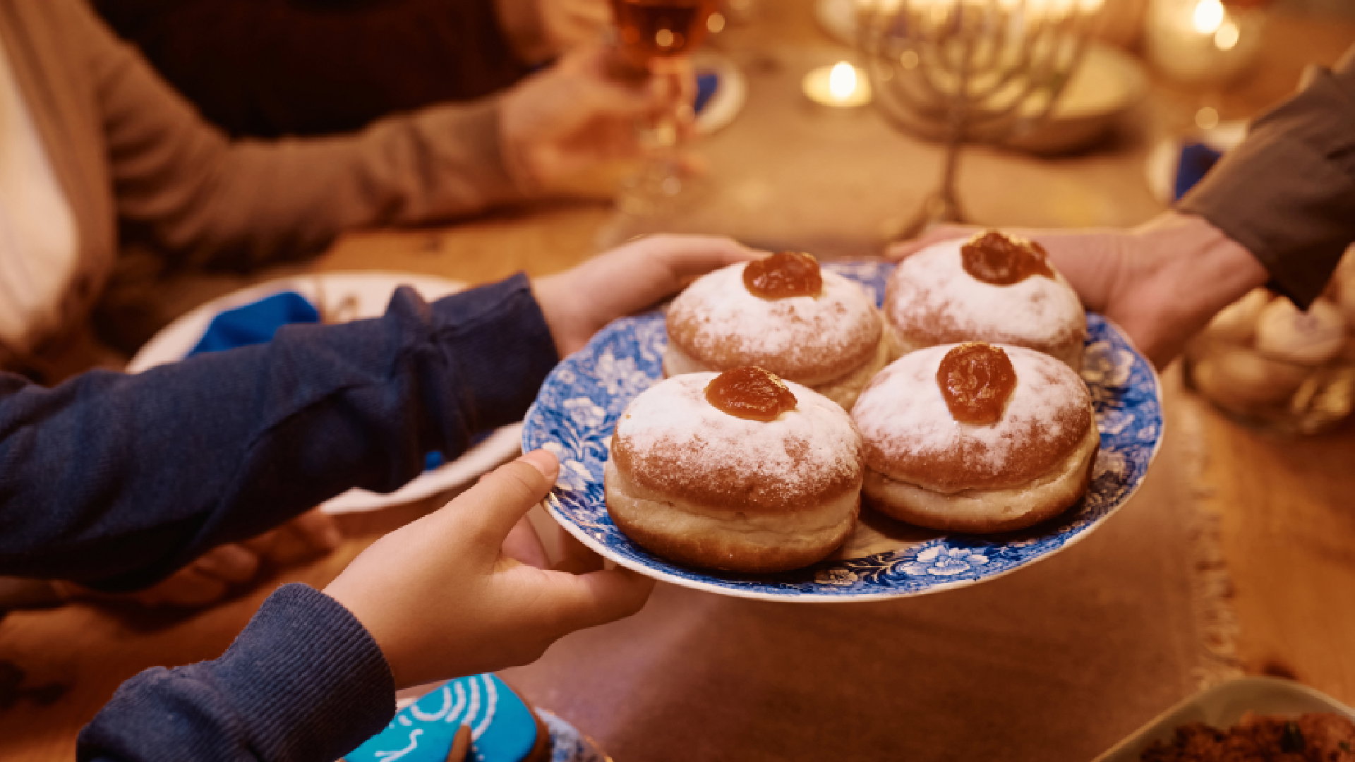 Szybka wróżba na tłusty czwartek. Nadzienie w pączku może zesłać na ciebie bogactwo i szczęście