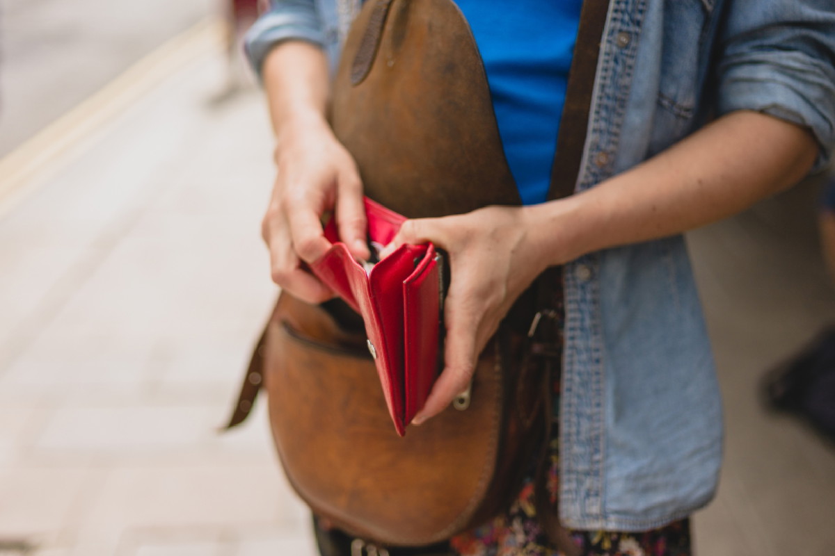 Jak przyciągnąć pieniądze? Zawsze noś ten listek w portfelu lub kieszeni