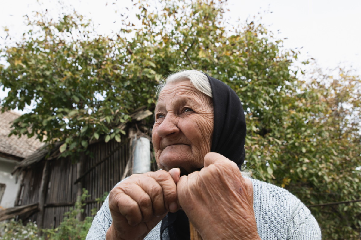 Rytuał szeptuch na złamane serce. Babcie radzą, co zrobić, żeby zagoić rany
