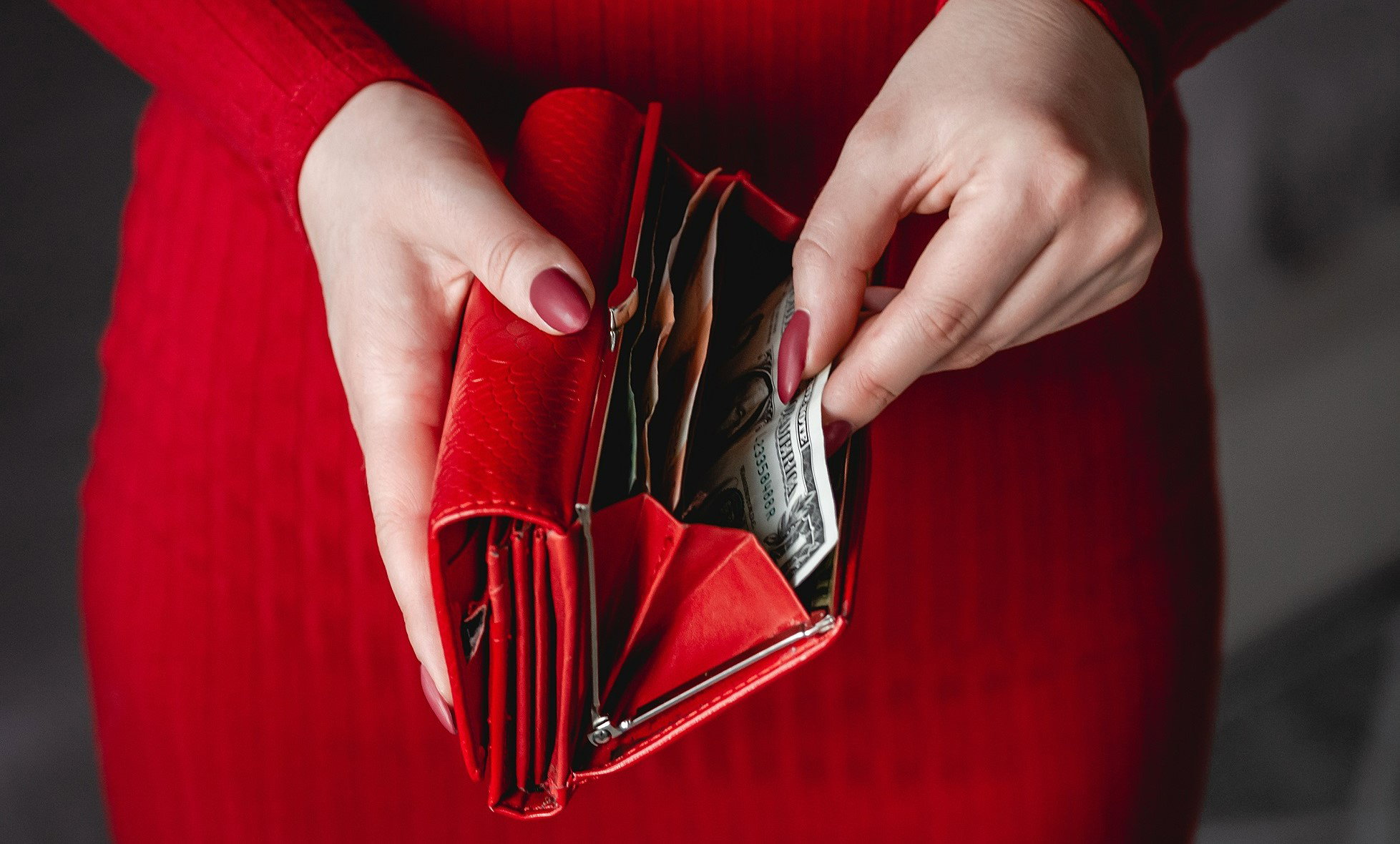 Wyciągasz to z portfela? Narażasz się na pecha i kłopoty finansowe