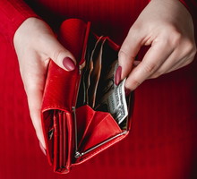 Wyciągasz to z portfela? Narażasz się na pecha i kłopoty finansowe