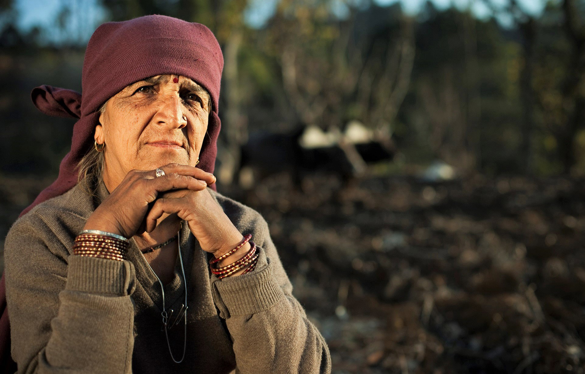 Stara cyganka ostrzega: nie zabieraj tego ze sobą. Przynosi pecha i szkodzi w miłości