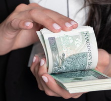 Ta gałązka przyciągnie do ciebie wielkie pieniądze. Wystarczy, że położysz ją w tym miejscu