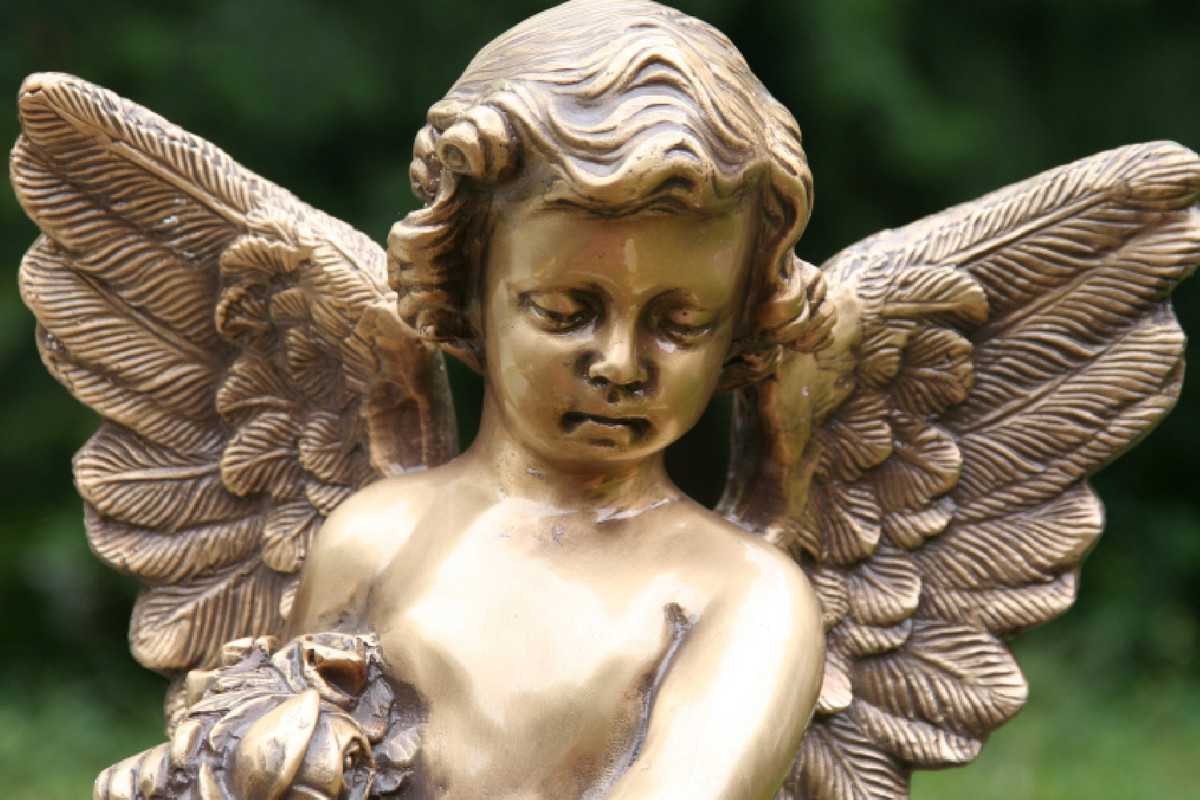 Angelologia: anielski sposób na przyciągnięcie pieniędzy. Wystarczą 3 kroki, żeby zyskać fortunę