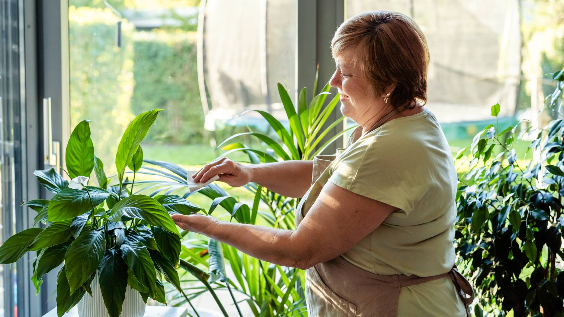Zrób to, a twoje kwiaty będą rosły jak szalone. Babcine zaklęcie na wzrost roślin działa cuda