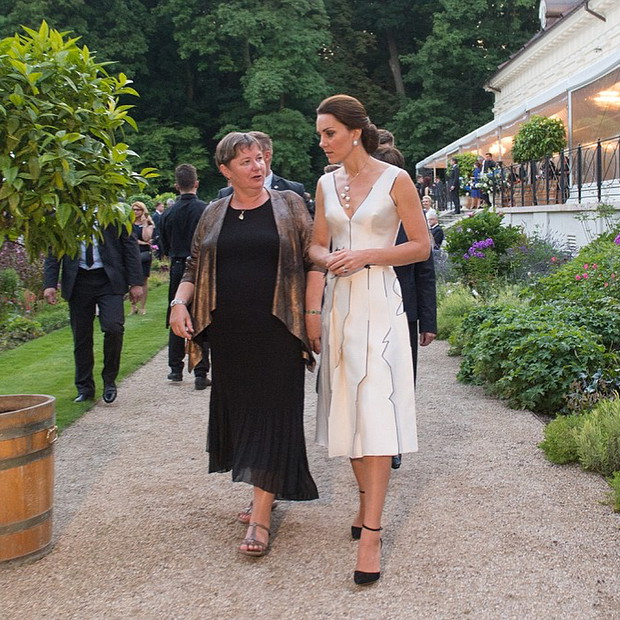 Księżna Kate Middleton w sukience Gosia Baczyńska